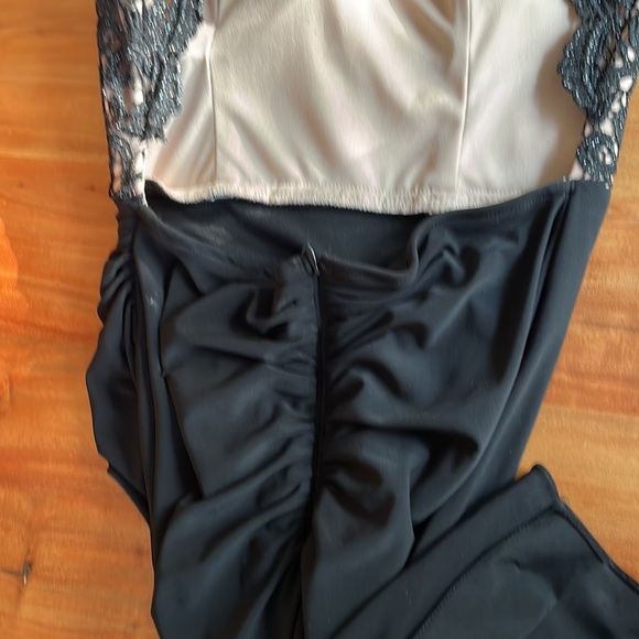 Xscape Formal Dress sz 6 - Picture 12 of 13